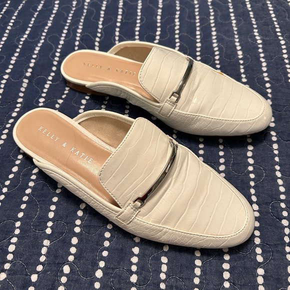 Kelly & Katie White Mules - Picture 1 of 5